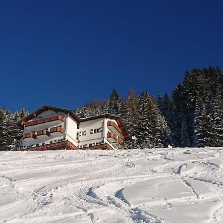Hotel Hahnbaum ザンクト・ヨーハン・イム・ポンガウ エクステリア 写真
