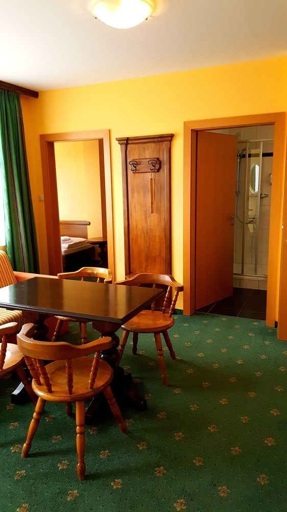 Hotel Hahnbaum ザンクト・ヨーハン・イム・ポンガウ エクステリア 写真