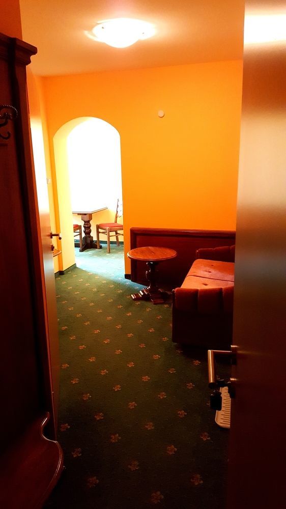 Hotel Hahnbaum ザンクト・ヨーハン・イム・ポンガウ エクステリア 写真